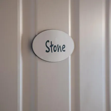 Isioni Guest house