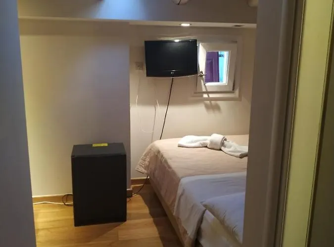 Isioni 4* نافبليو