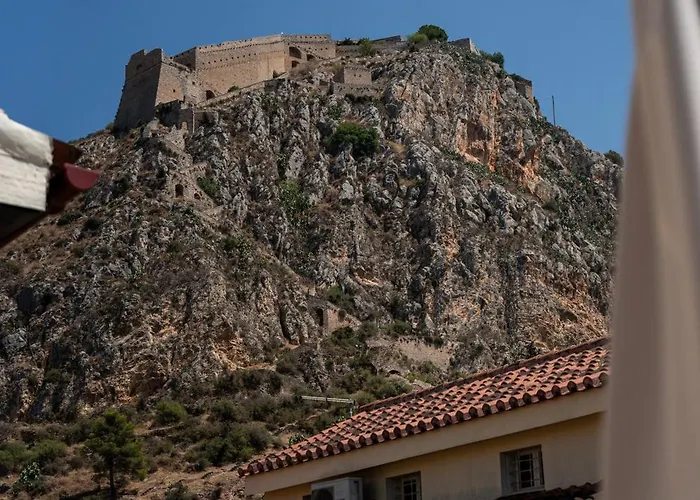 بيت ضيافة Isioni نافبليو